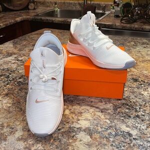 Women Nike Air Zoom Elevate MTLC